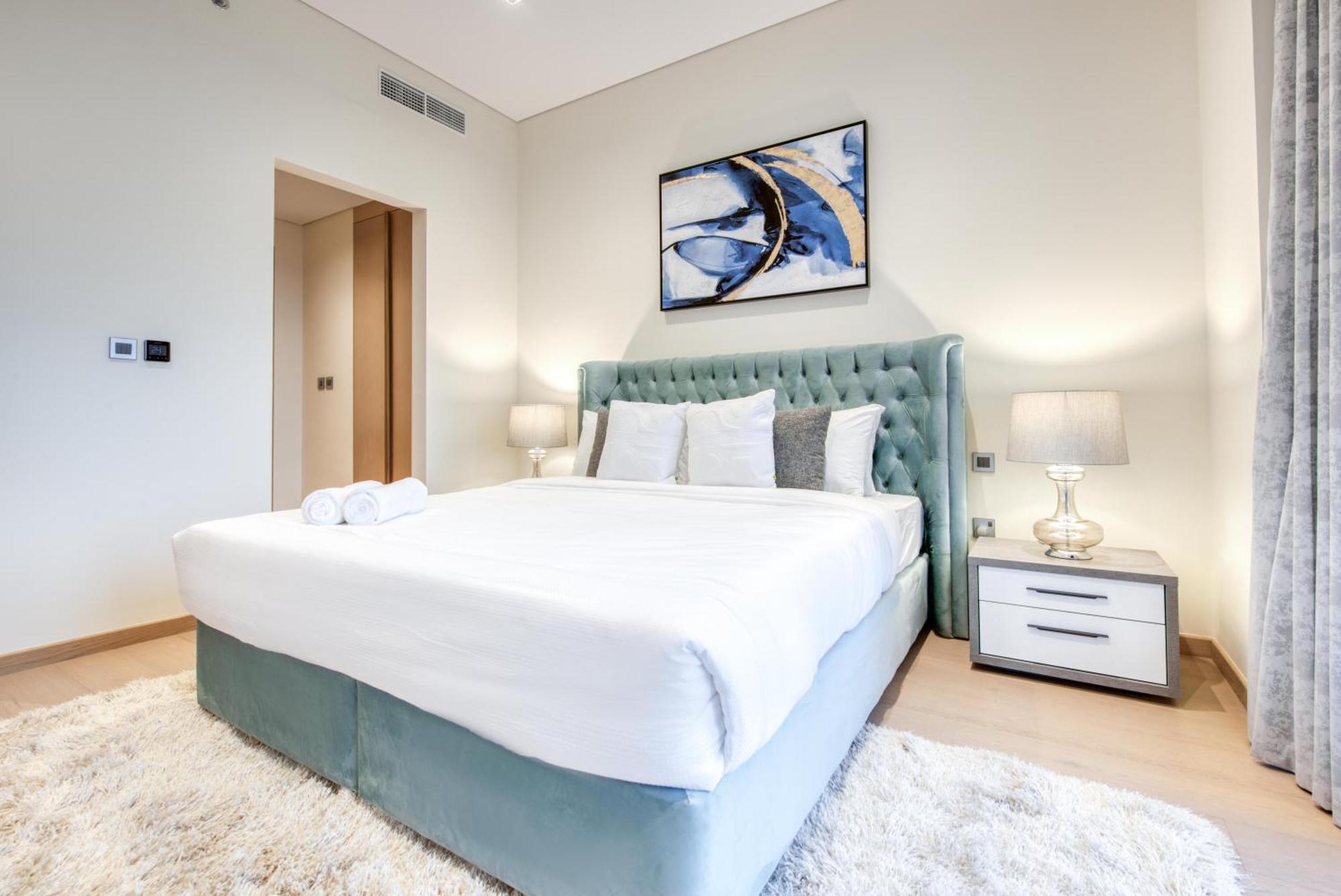 Rh- Upscale Living In The Heart Of The City, 02br, Near Mall Appartement *